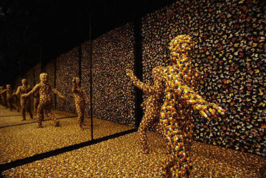 Jelly Bean People by Sandy Skoglund 1999