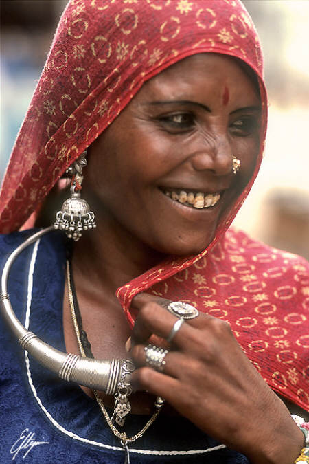 Pushkar gipsy girl