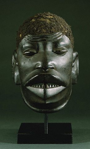 A Makonde Helmet Mask, Lipiko